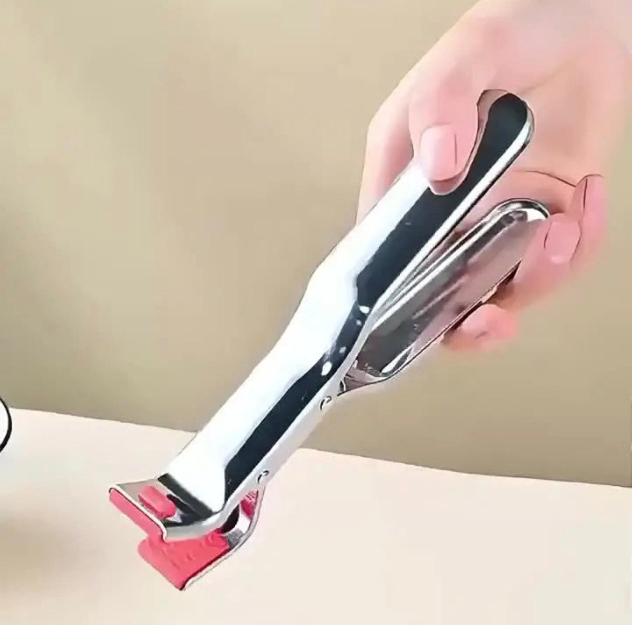 Pince de Sécurité "Stop-Brûlure" – Édition Acier Inoxydable 🍳